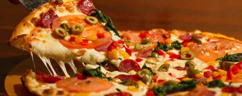 Close image of pizza slice